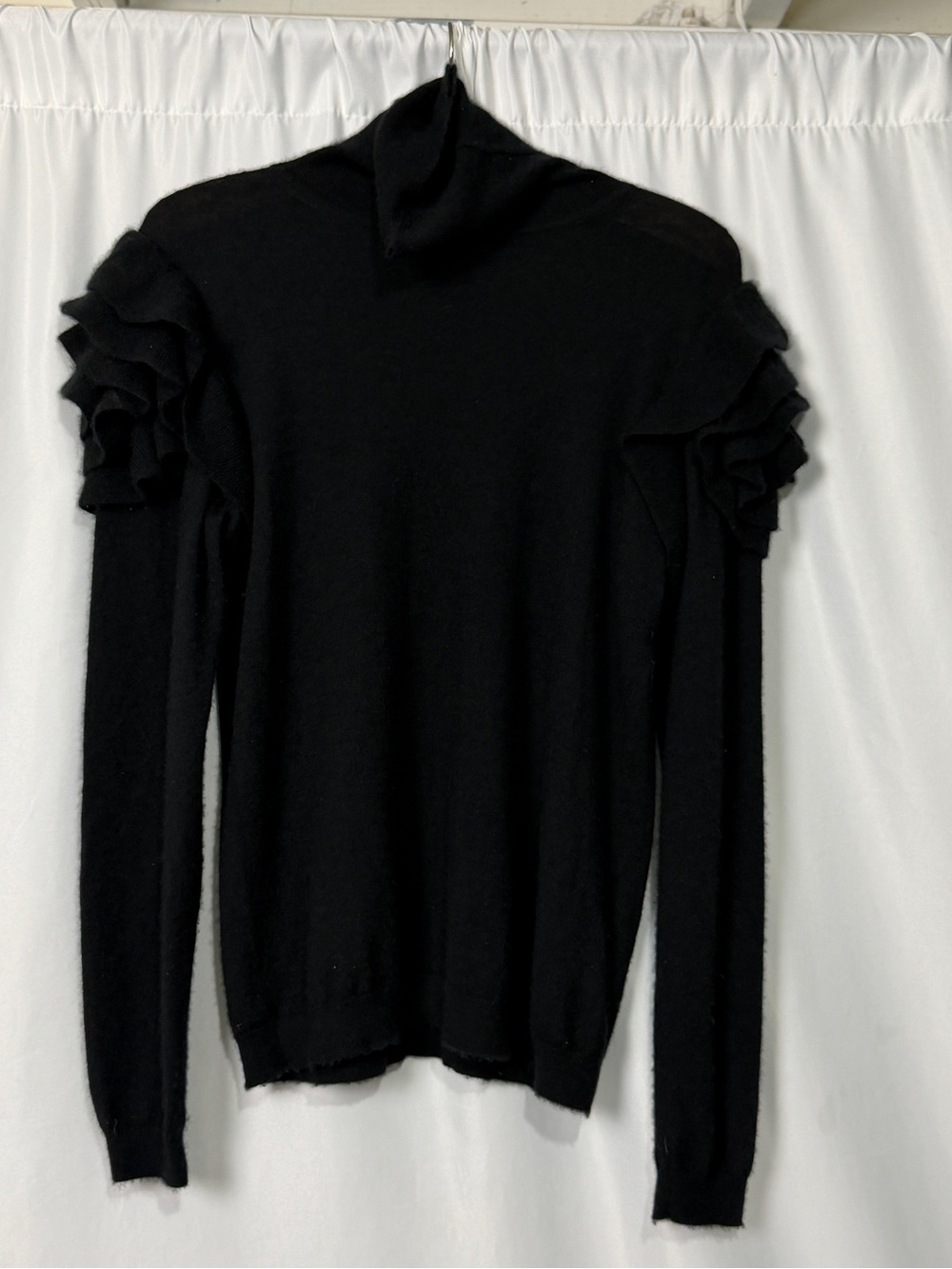 TSE Saks Fifth Avenue 100% Cashmere Ruffle Shoulder Sweater Sz Medium